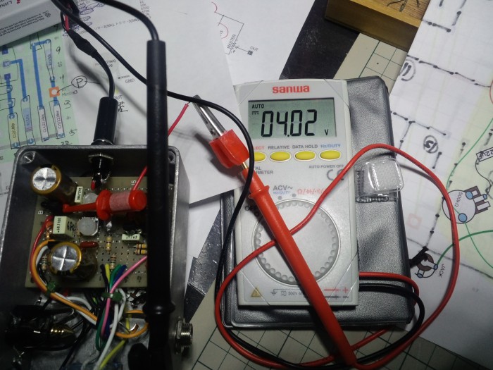 ドレイン電圧をトリマーで調整