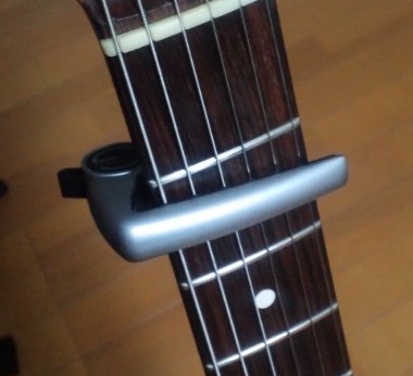 エリック・クラプトンも使っている（らしい）カポタスト | salmomoの