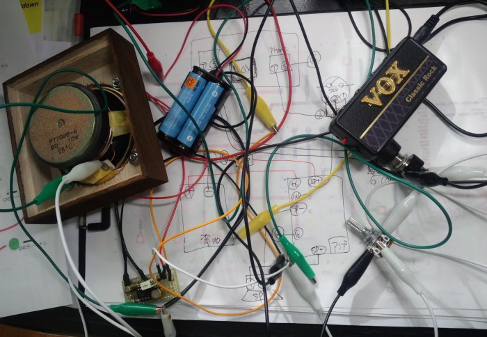 VOX amPlug用ミニギターアンプとする予定