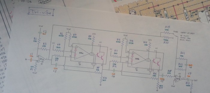 回路図的にはそう複雑でもない